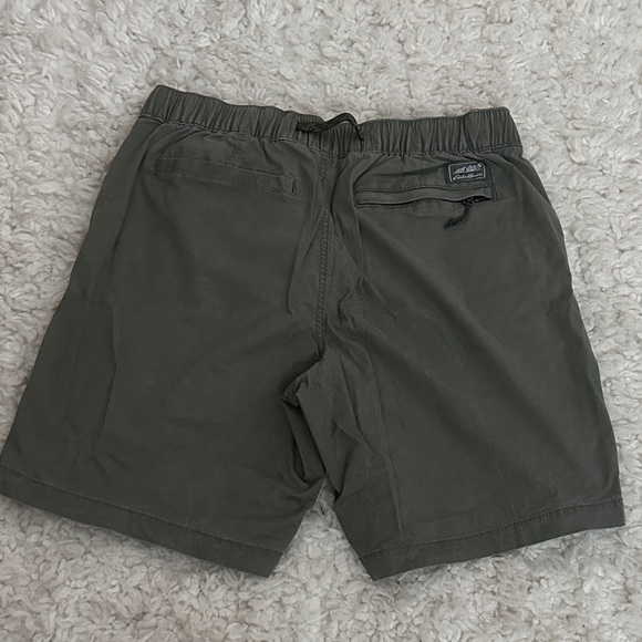 Eddie Bauer Men's Dark Greenish Gray Shorts - Picture 4 of 6